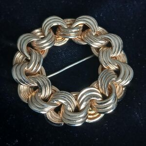 Vintage Monet Gold Wreath Brooch